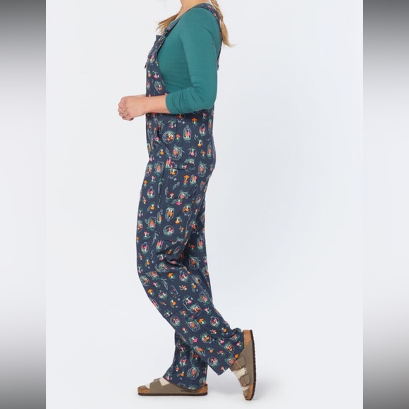 Duluth Trading Co Women's Heirloom Gardening Lined Bib Overalls - Picture 2 of 9